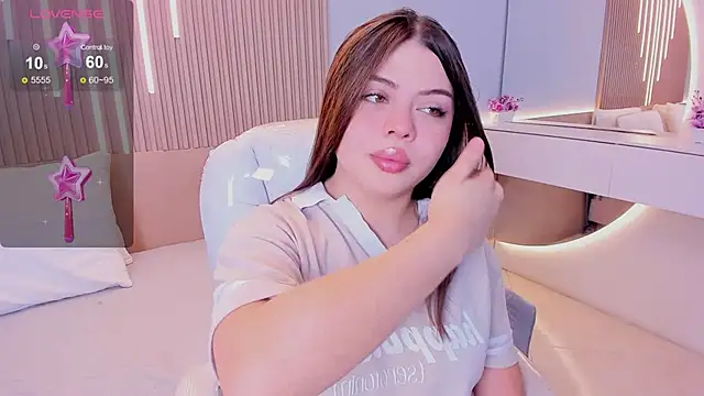 Snapshot of Sexy_paradise18_ chatting on February 13, 3:39 am Sexy paradise18 online show from February 13, 3:39 am