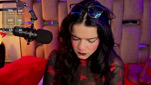 Snapshot of ValerieKay_ chatting on November 11, 9:42 pm ValerieKay online show from November 11, 9:42 pm