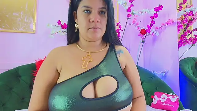 almendraevans online show from November 22, 12:04 pm