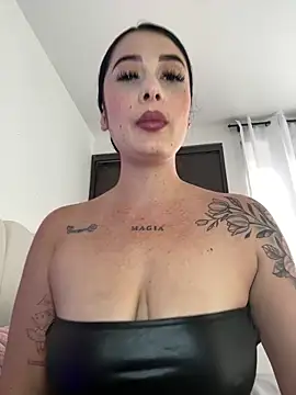 Snapshot of Libia_James chatting on May 12, 7:09 pm Libia James online show from May 12, 7:09 pm