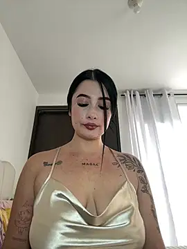 Snapshot of Libia_James chatting on May 25, 7:23 pm Libia James online show from May 25, 7:23 pm