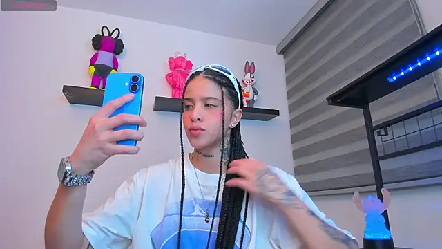 Gangster Girl online show from January 12, 7:04 am