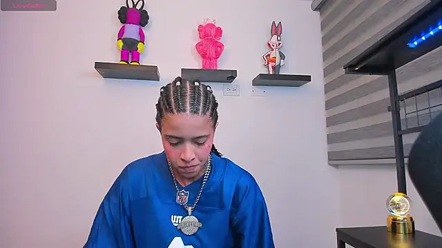 Gangster Girl online show from March 19, 2:55 am