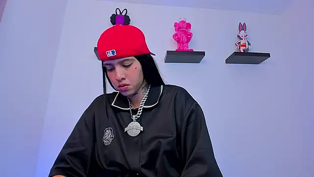 Snapshot of Gangster_Girl chatting on February 5, 10:33 pm Gangster Girl online show from February 5, 10:33 pm