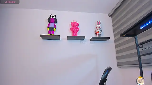 Gangster Girl online show from February 12, 12:43 am