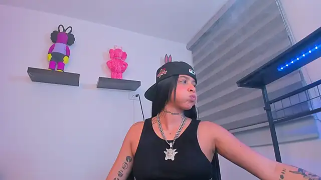 Gangster Girl online show from November 13, 12:47 am