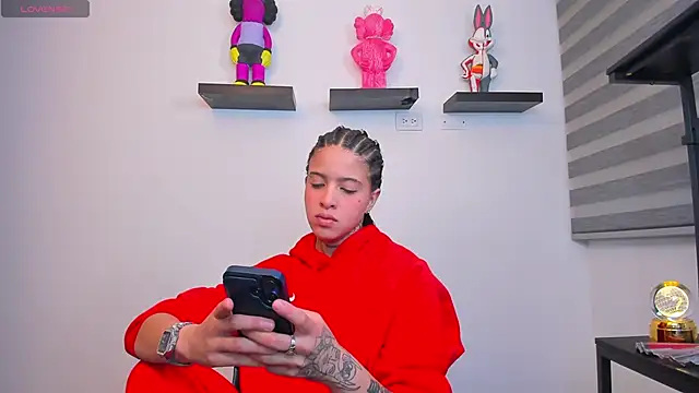 Gangster Girl online show from March 21, 6:03 am