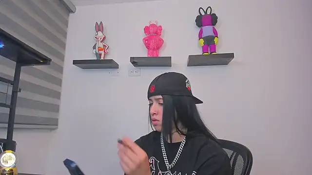 Gangster Girl online show from May 9, 9:01 am