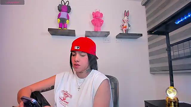 Gangster Girl online show from March 7, 5:14 am