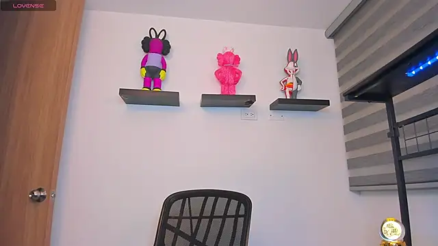 Gangster Girl online show from March 11, 5:34 am