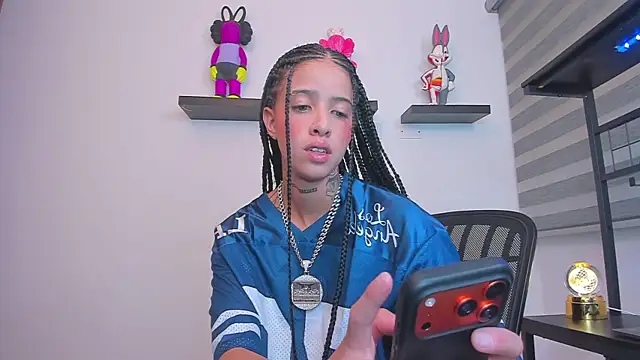 Gangster Girl online show from July 2, 2:23 am