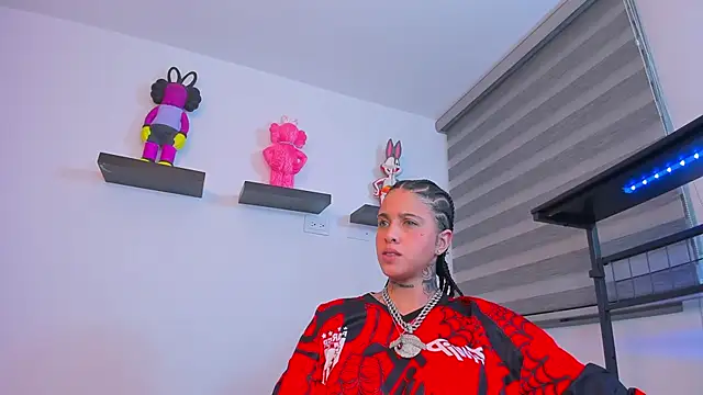 Gangster Girl online show from November 6, 3:32 am