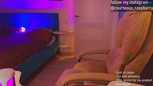 Snapshot of courteous_raspberrry chatting on January 28, 12:22 pm courteous raspberrry online show from January 28, 12:22 pm