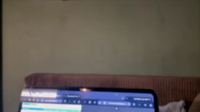 Snapshot of courteous_raspberrry chatting on October 10, 6:03 am courteous raspberrry online show from October 10, 6:03 am