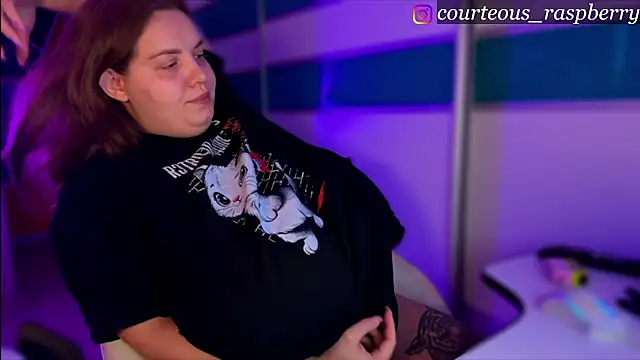 courteous raspberrry online show from November 29, 11:43 am