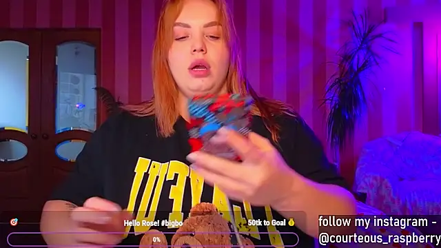 Snapshot of courteous_raspberrry chatting on December 9, 10:32 am courteous raspberrry online show from December 9, 10:32 am