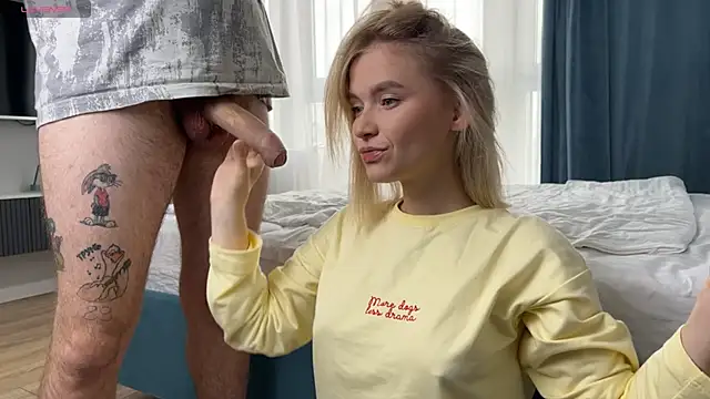 Adelovenick online show from October 12, 7:54 am