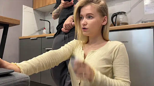 Adelovenick online show from April 13, 3:43 am