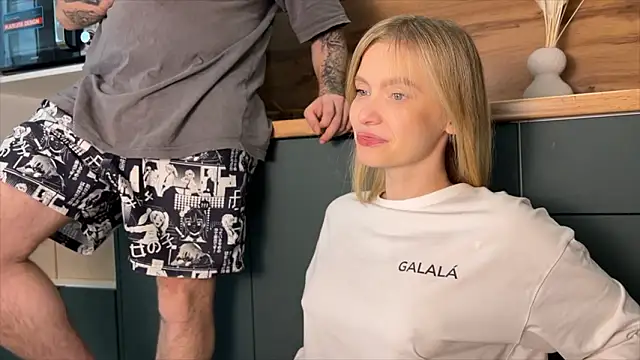 Snapshot of Adelovenick chatting on February 19, 11:40 am Adelovenick online show from February 19, 11:40 am