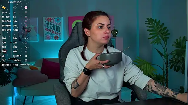 Lana  May online show from November 30, 11:33 am