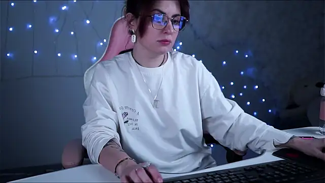 Lana  May online show from March 2, 2:47 pm