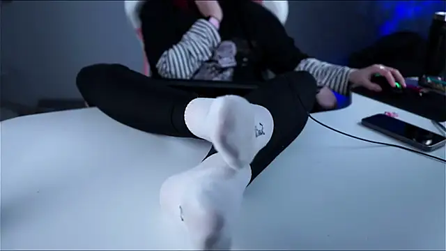 Lana  May online show from March 12, 2:12 pm