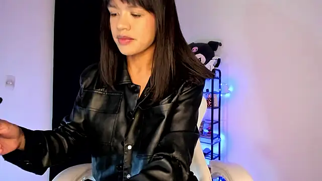 meganthompsonn22 online show from February 23, 7:20 am