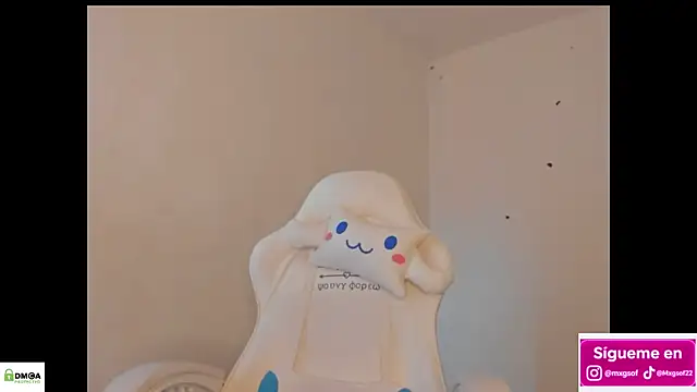 meganthompsonn22 online show from November 14, 4:32 pm