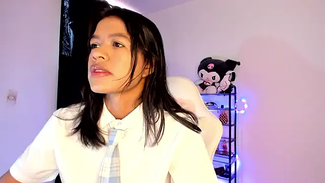 meganthompsonn22 online show from March 8, 12:30 pm