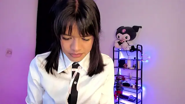 meganthompsonn22 online show from February 12, 6:29 pm