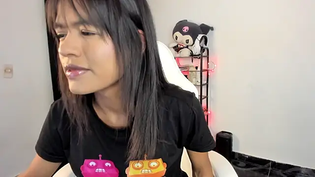 meganthompsonn22 online show from March 31, 3:52 am