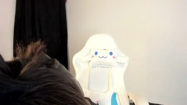 meganthompsonn22 online show from April 10, 9:16 am