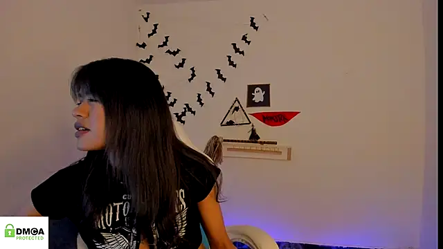 meganthompsonn22 online show from October 6, 5:08 am