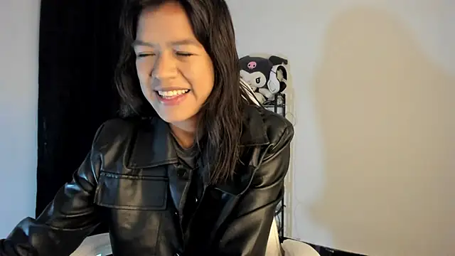 meganthompsonn22 online show from February 17, 9:45 pm