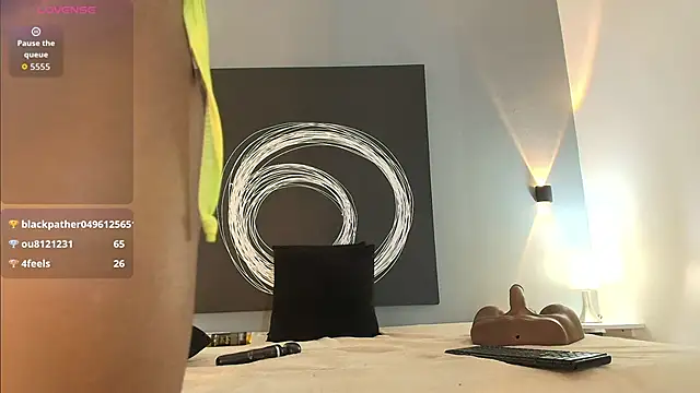 IssyRosse online show from October 26, 12:00 am