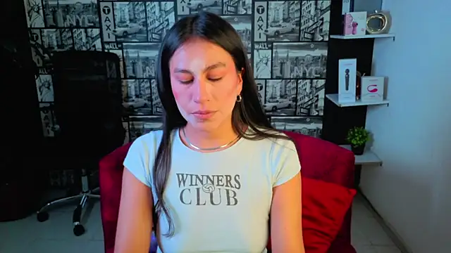 EmiGomez  online show from June 4, 3:11 am