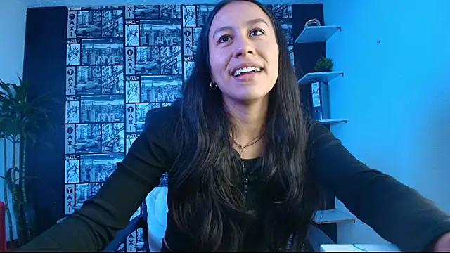 EmiGomez  online show from March 9, 1:03 pm