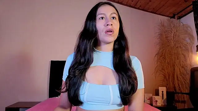 EmiGomez  online show from May 14, 1:08 pm