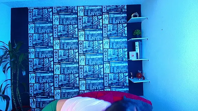 EmiGomez  online show from February 21, 1:13 pm