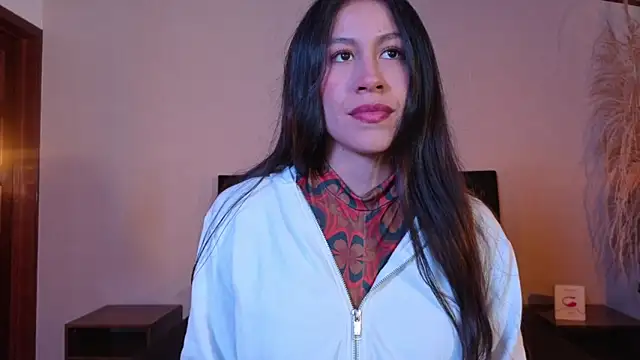 EmiGomez  online show from March 10, 1:26 pm