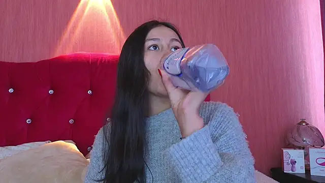 EmiGomez  online show from September 26, 1:07 pm