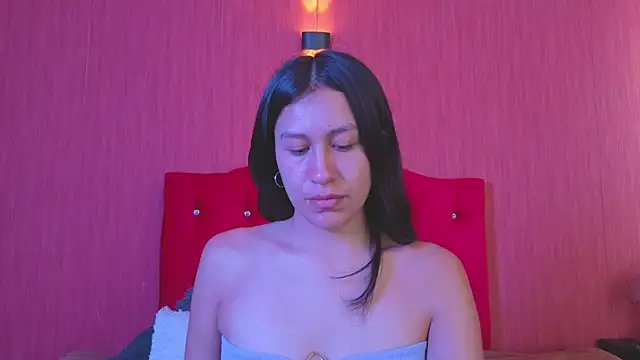 EmiGomez  online show from October 22, 1:54 pm