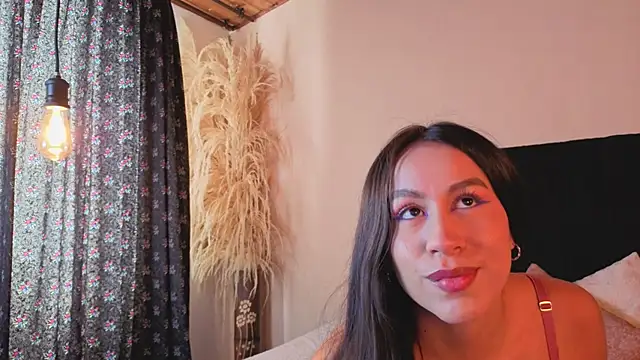EmiGomez  online show from October 9, 12:38 pm