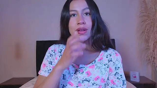 EmiGomez  online show from February 22, 3:24 pm