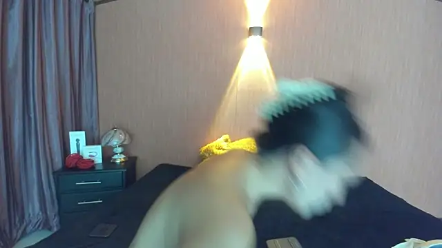 EmiGomez  online show from February 19, 11:25 pm