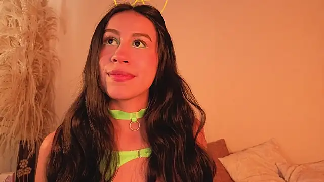 EmiGomez  online show from October 3, 1:45 pm