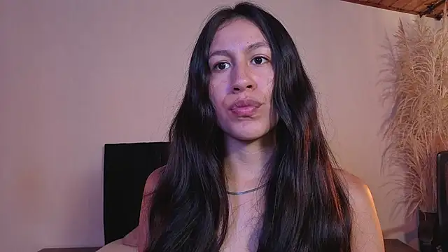 EmiGomez  online show from April 30, 2:02 pm