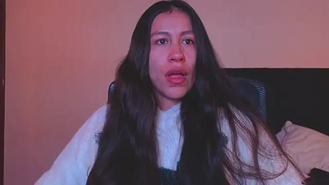 Snapshot of EmiGomez_ chatting on July 13, 5:07 am EmiGomez online show from July 13, 5:07 am