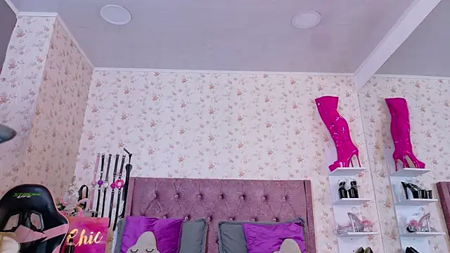 AvrillThomas online show from April 10, 6:48 pm