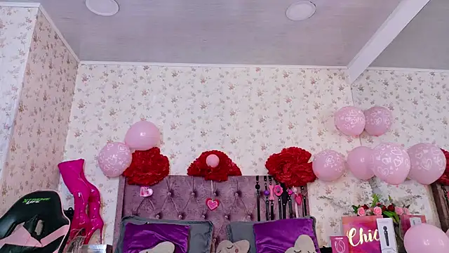 Snapshot of AvrillThomas chatting on February 16, 7:56 pm AvrillThomas online show from February 16, 7:56 pm